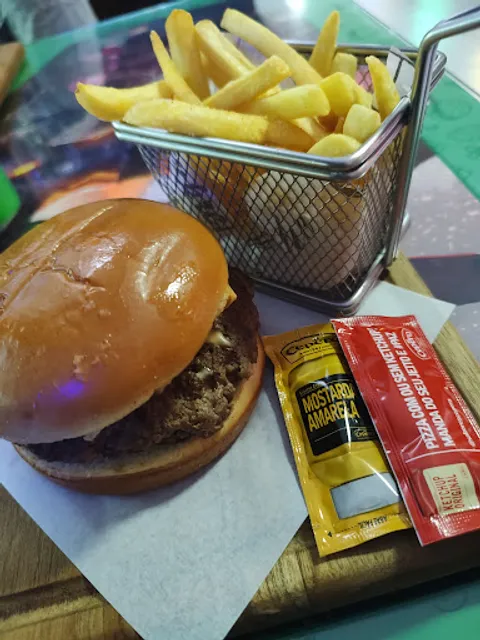 VS Burger e Gelato | Hamburgueria Gamer | Hamburguer artesanal, sorvete e muita diversão