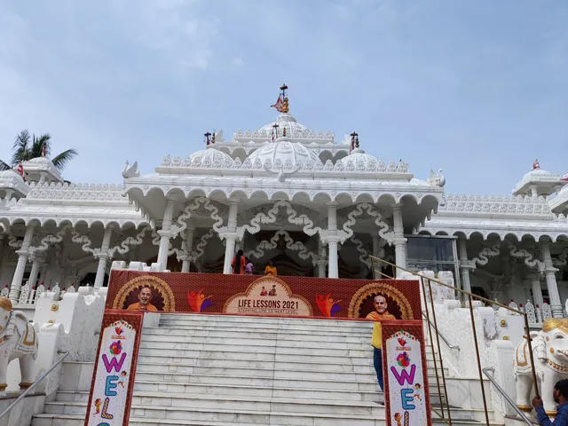 BAPS Shri Swaminarayan Mandir