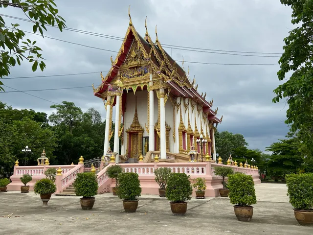 Wat Sai Amphan Emsan