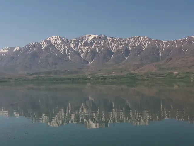 Daryacheh-ye Chaghakhvor