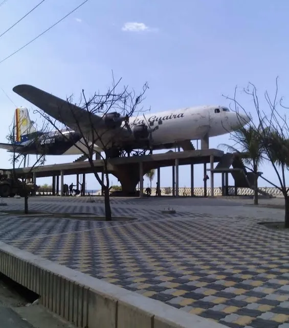 Avión de la Cinta Costera de La Guaira
