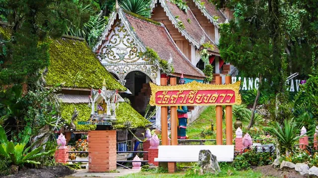Wat Tham Chiang Dao