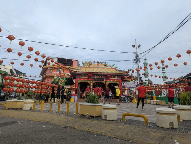 Vihara Tri Dharma Bumi Raya