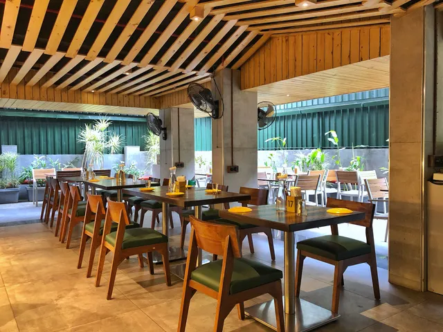 Chirp - Eat. Play. Work.