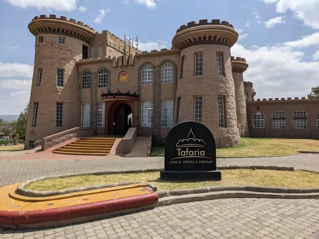 Tafaria Castle & Country Lodge