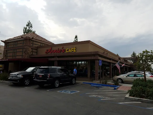 Annie's Cafe Lake Elsinore