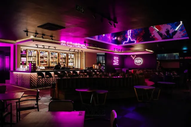 Black Lounge Woodmead