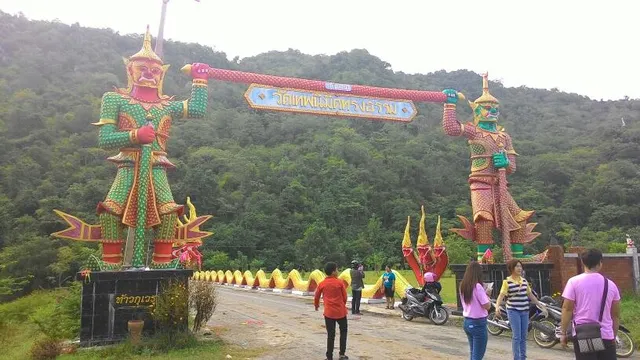 Wat Tham Bo Ya (Wat Thep Nimit Songtham)