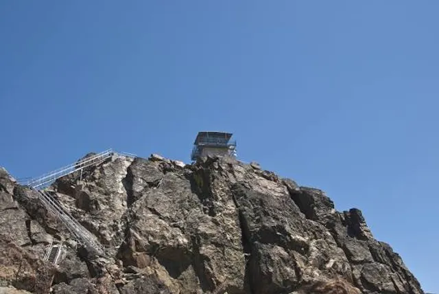 Sierra Buttes Fire Lookout