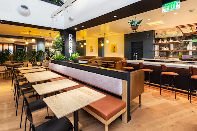 Hilltop Coffee + Kitchen - DTLA