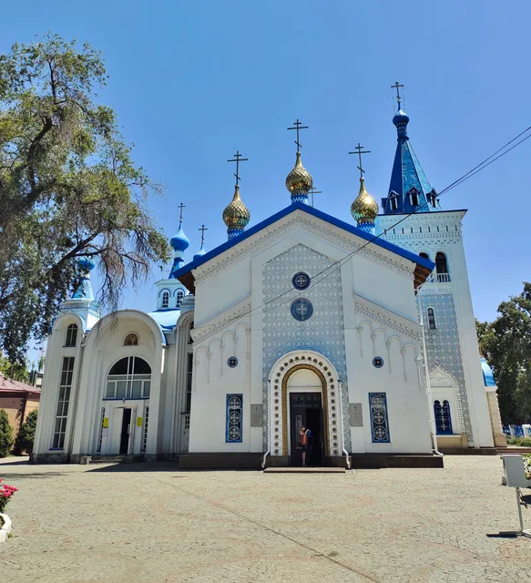 Holy Resurrection Cathedral (Russian Orthodox Church)
