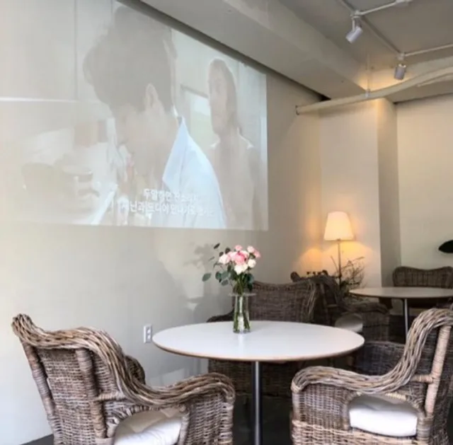 히아담 브런치카페