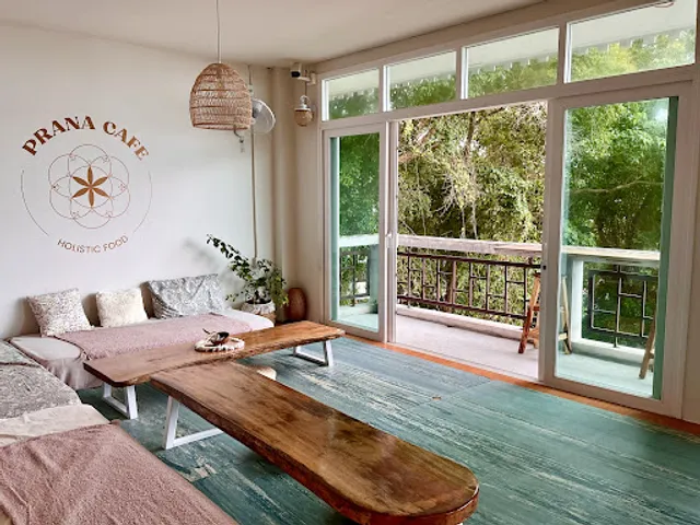 PRANA cafe - holistic food