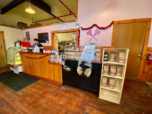 N’Dulge Cakes and Pastries