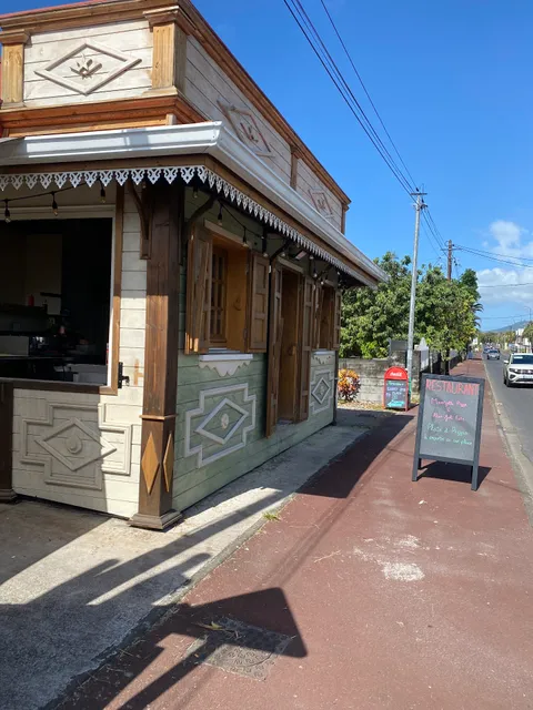 Abri joli / Mam'zelle Pizza Sainte-Anne