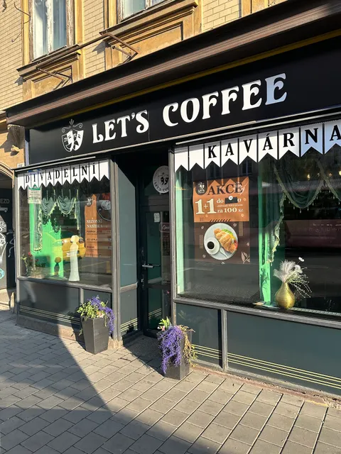 “ Let’s Coffee “ Divadelní kavárna