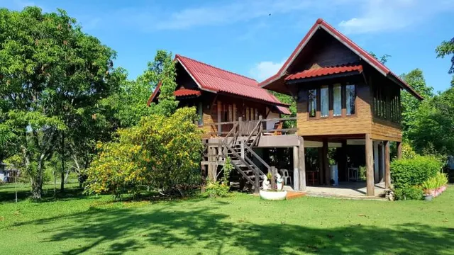 บ้านภูโอบ