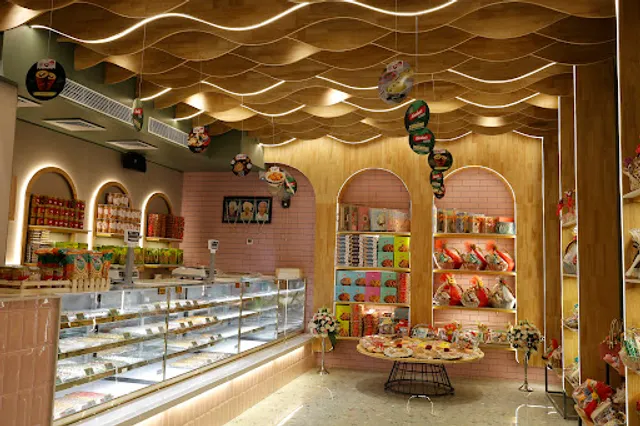 Kundan's - Sweets and Restaurant, Dhikuli