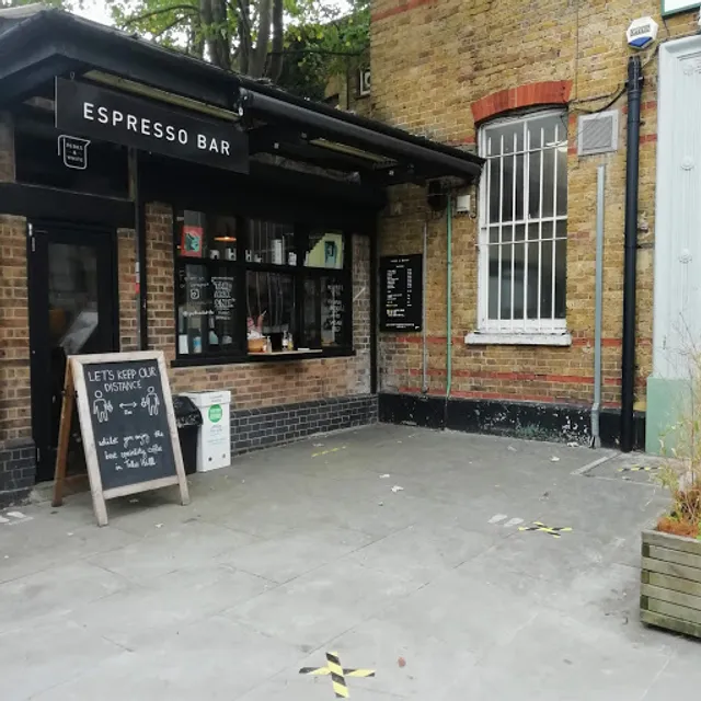 Perks & White coffee, Tulse Hill Station