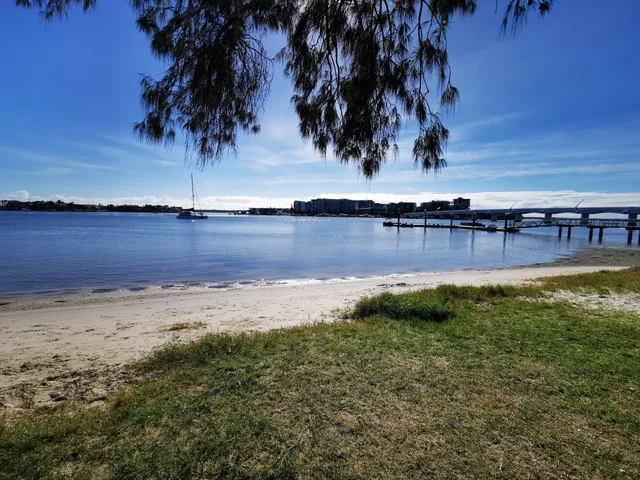 Paradise Point Parklands