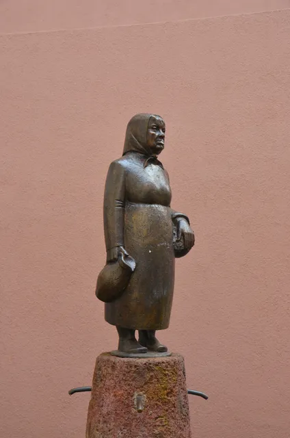 Frau Rauscher Brunnen