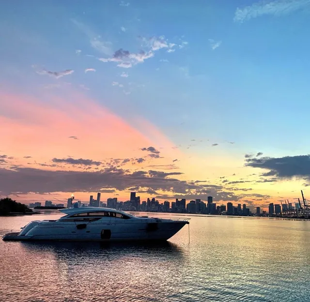 Miami Boat Charters | Luxury Yacht Rentals & Party Boats