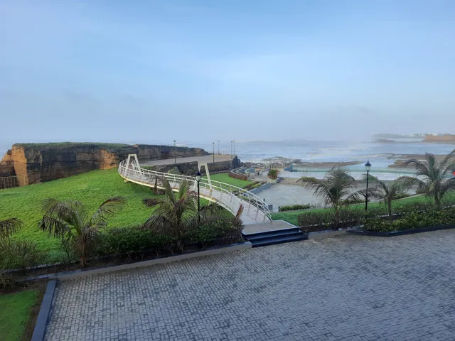 Circuit House Garden