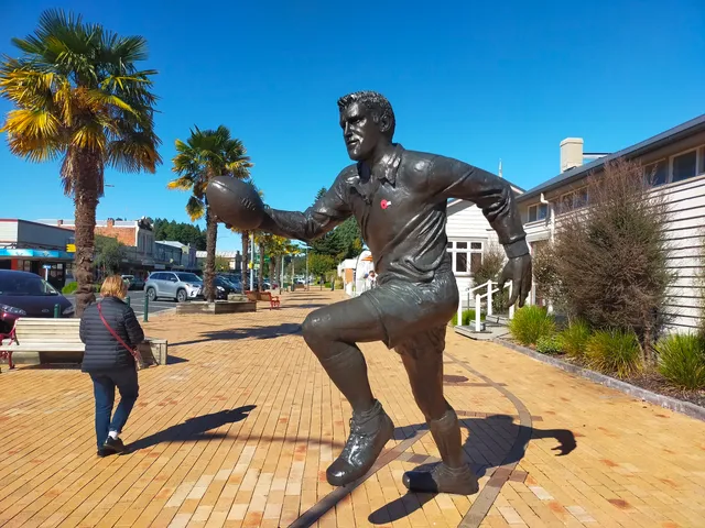Sir Colin Meads Statue