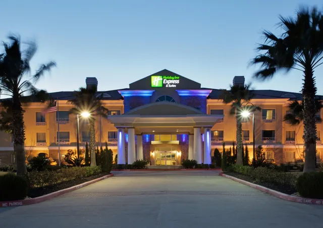 Holiday Inn Express & Suites Pearland by IHG