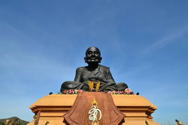 Wat Huay Mongkol