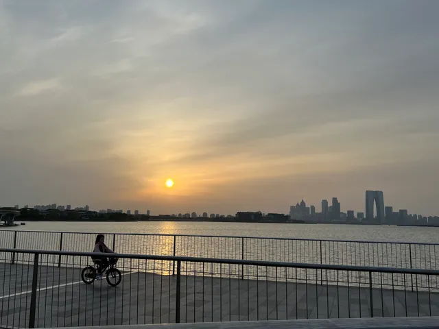 Jinji Lake
