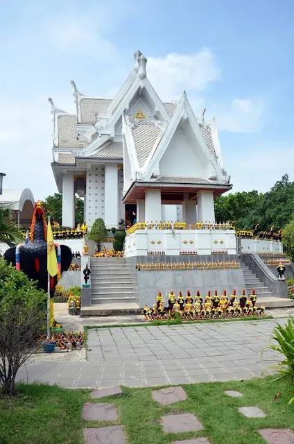 Wat San Phanthai Norasing