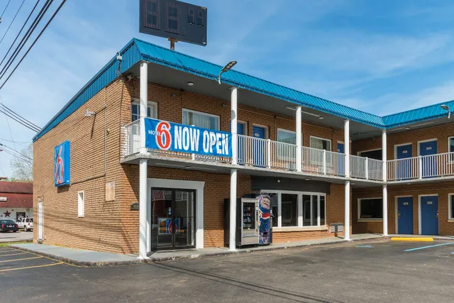 Motel 6 Huntington, WV