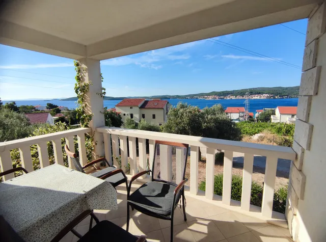 Robi Apartments Perna