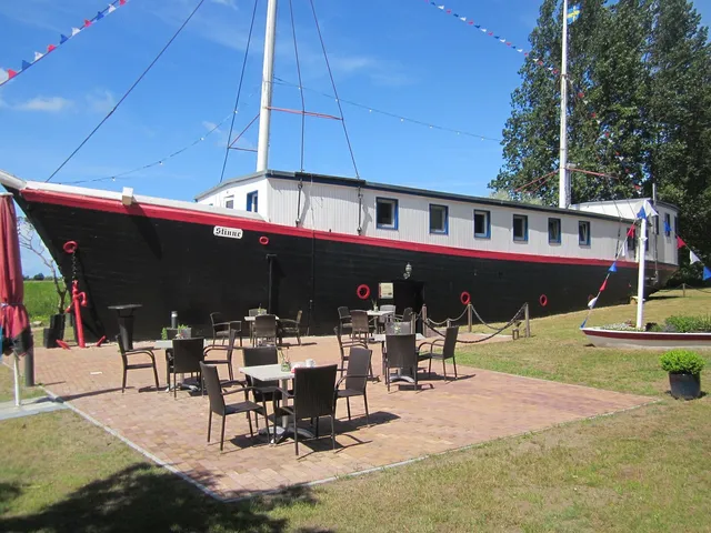 Hotelschiff Stinne