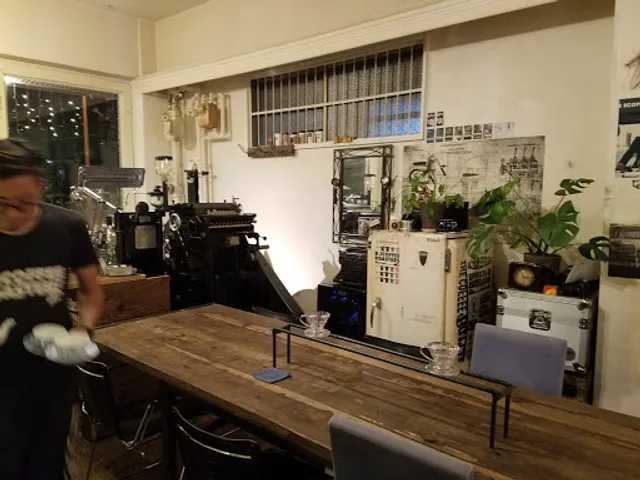 R · J CAFE (Earl Jay Cafe)