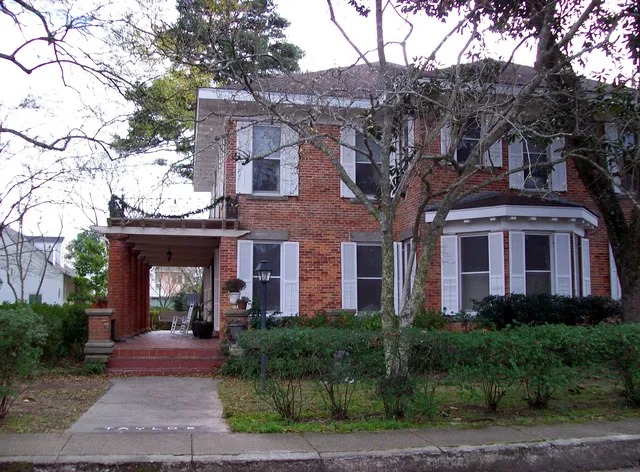 Steel Magnolia House LLC