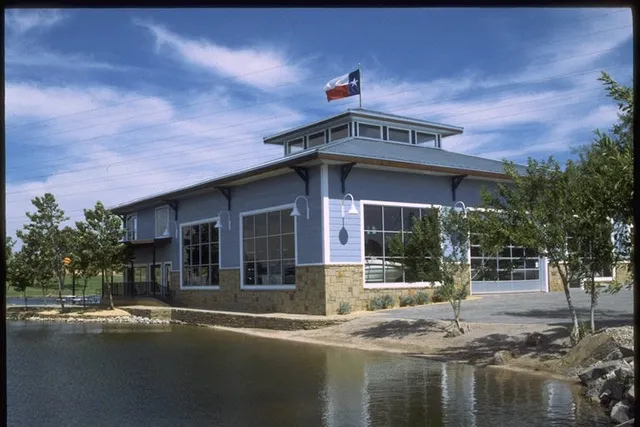 Lake LBJ Yacht Club and Marina - Boat Rental