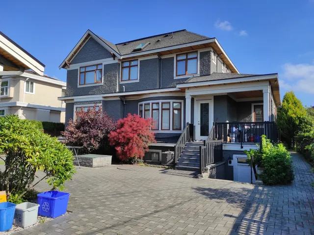 Vancouver West Cozy Retreat by Host Launch