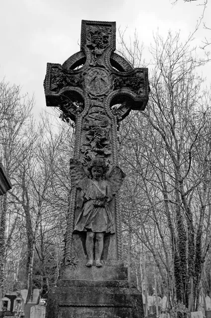 Tower Hamlets Cemetery Park