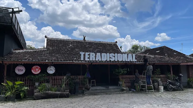 GUDEG MBAK YUS & KETANUSANTARA