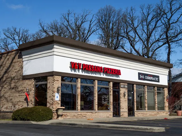 V & V Paesano Pizzeria