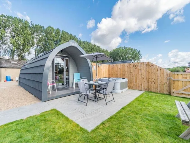 Mowbray Cottages & Glamping