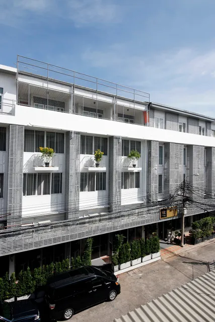 Ratchadamnoen Residence