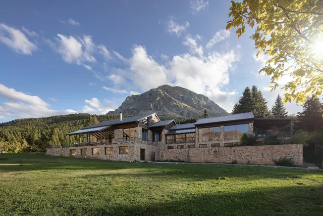 Orizontes Tzoumerkon Hotel Resort