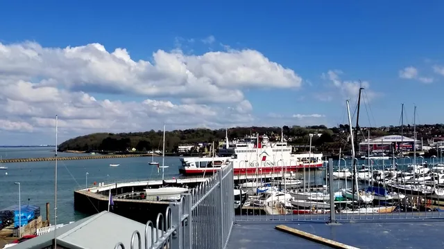 Pinnacle Suites Hotel