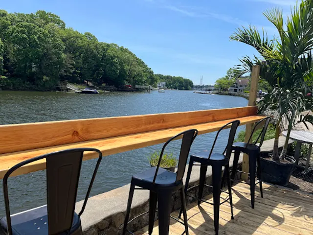 Jr's Deli and Grille