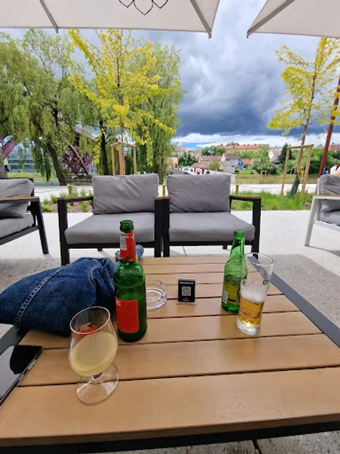 Makava coffee & lounge bar