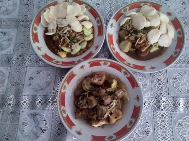 Warung Rujak Cingur Bu Mi'anah