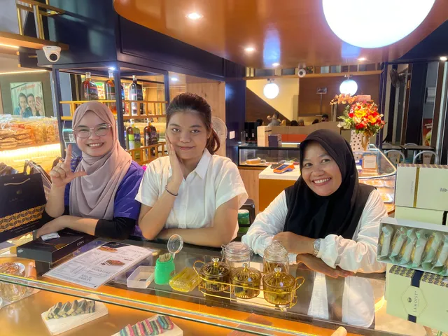 Lamoist Layers : Nagoya Hill Mall (1)